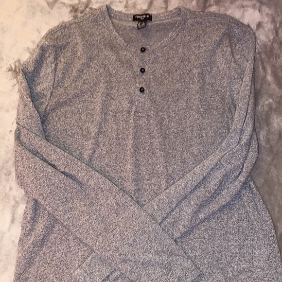 COPY - Gray long sleeve Henley shirt from forever 21. Men's medium. Worn once. - Picture 5 of 5